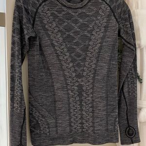 Lululemon top size 2-4